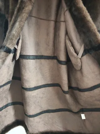 Ecopelliccia lunga marrone con cappuccio