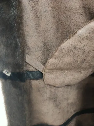 Ecopelliccia lunga marrone con cappuccio