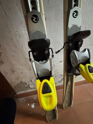 Esquís Rossignol 104