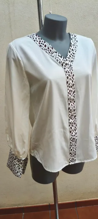 Blusa blanca con estampado