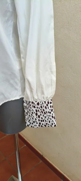 Blusa blanca con estampado