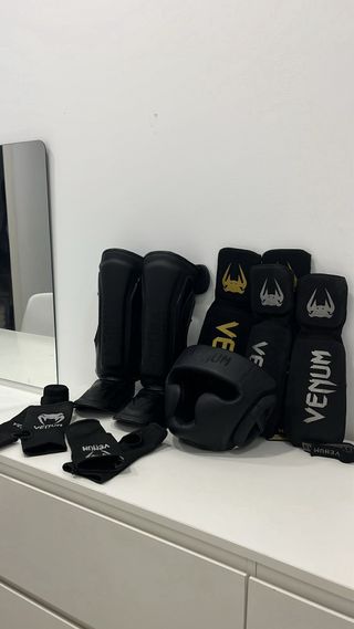 Pack Protecciones Venum Artes Marciales/Boxeo