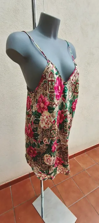 Vestido corto azul y rosa estampado étnico