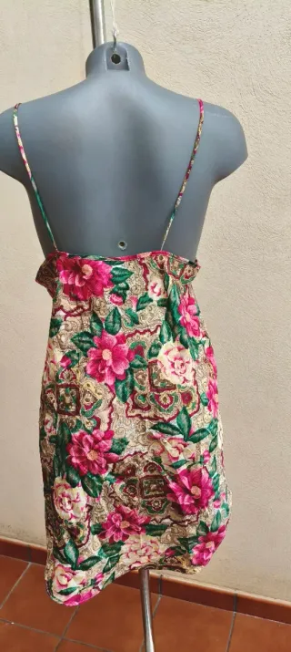 Vestido corto azul y rosa estampado étnico