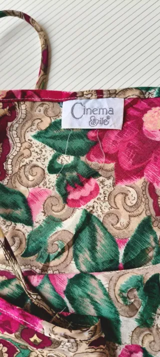 Vestido corto azul y rosa estampado étnico