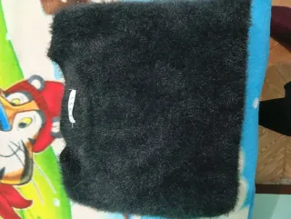 Jersey negro corto peludo