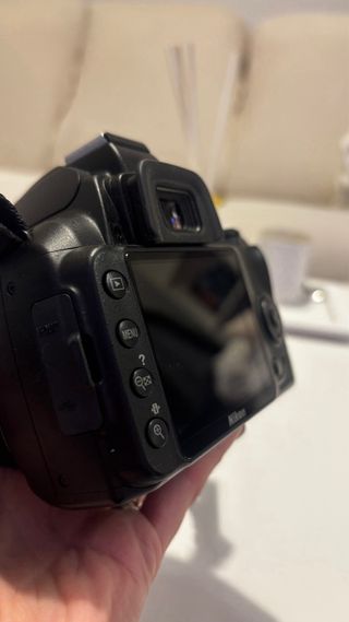 Cámara Réflex Nikon D3000 Negra