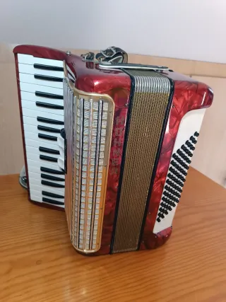Fisarmonica Hohner 72 bassi Arietta IM