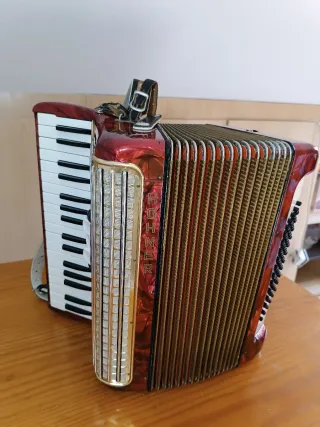 Fisarmonica Hohner 72 bassi Arietta IM