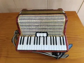 Fisarmonica Hohner 72 bassi Arietta IM
