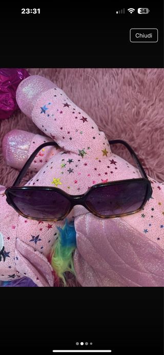 Occhiali con vetro viola e leopardato