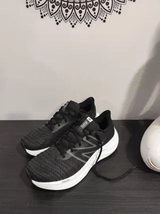 Zapatillas New Balance Propel V4 Negras