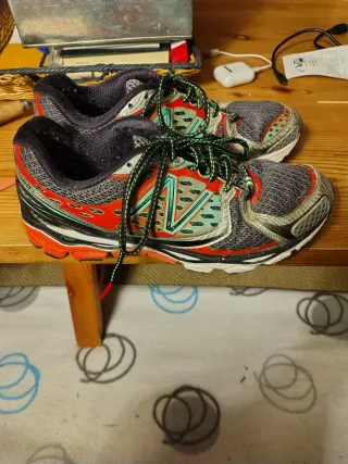 Deportivos New Balance Rojo/verde/ plateado