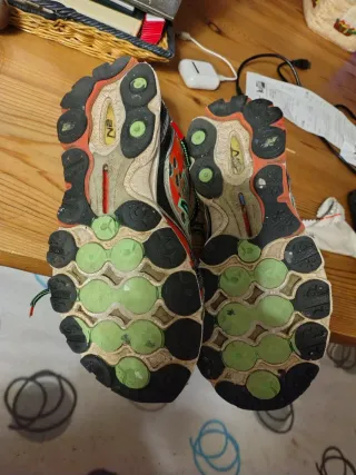 Deportivos New Balance Rojo/verde/ plateado