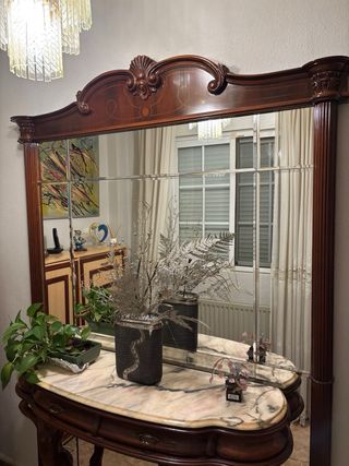 Mueble recibidor con espejo y mármol
