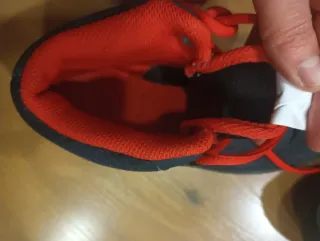 Botas Montaña Niña Negras y Rojas