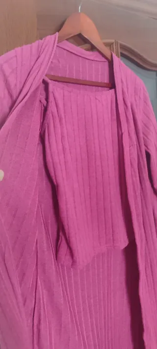 Conjunto rosa de punto sin estrenar