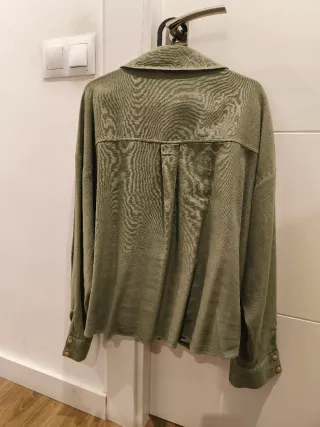Camisa Zara verde, cruzada