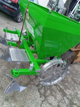 Sembradora de patatas 2 surcos nueva