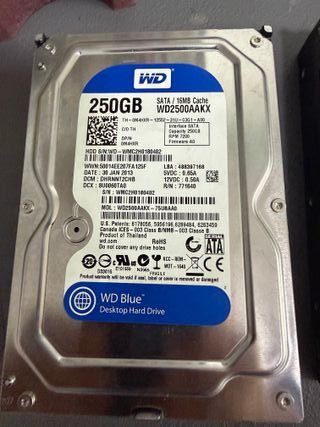 3 Discos Duros 1TB, 500GB, 250GB