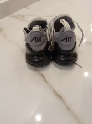 Zapatillas Nike Air Max 270 Gris/Rojo