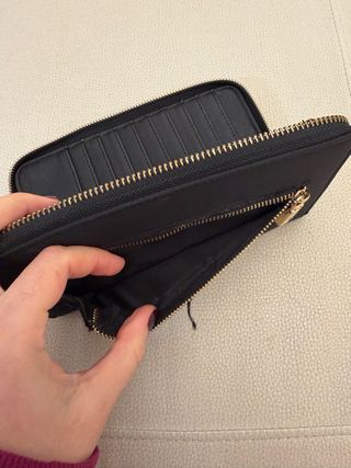 Cartera Paco Martinez Negra con Detalle Multicolor