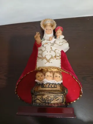 Figura Virgen de Covadonga Resina