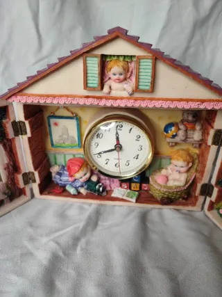 Reloj de Resina con portafotos vintage