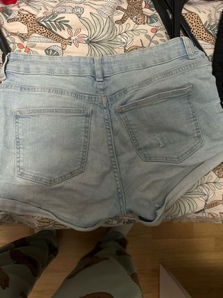 Shorts vaqueros Bershka desgastados