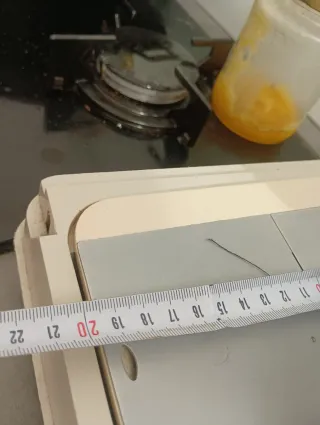 Máquina de coser blanco