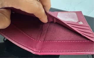 Cartera Stradivarius granate