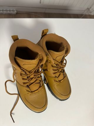 Botas Nike Marrones y Negras