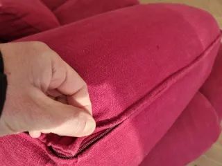 Divano due posti rosso tessuto