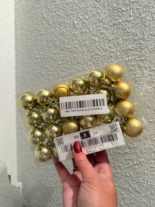 Bolas decorativas doradas