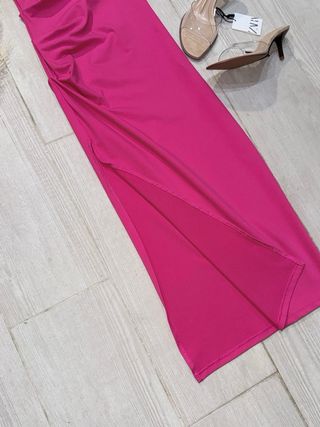 Vestido fucsia drapeado