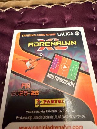 Cromo Panini Míticos Invencible 2025/2026