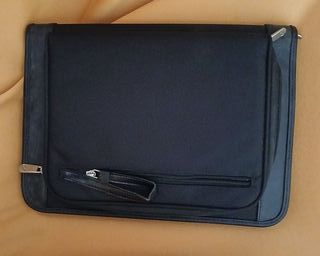 Portablocco pelle e tessuto tecnico nero