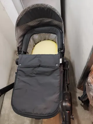 Carro con capazo y sillita