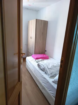 Se alquila habitación para chica sola
