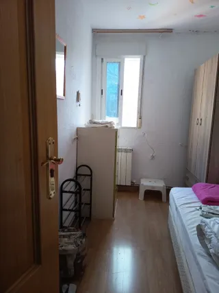 Se alquila habitación para chica sola
