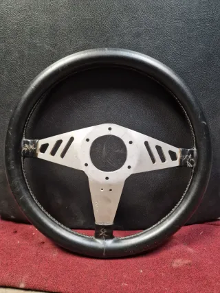 Volante desplazado deportivo