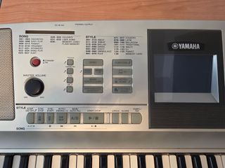 Piano Yamaha DGX-305 in vendita