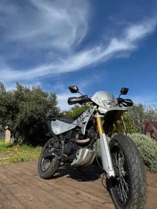 Kenrod Supermotard 125cc + Baúl 25L