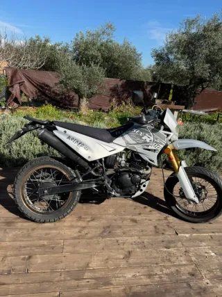 Kenrod Supermotard 125cc + Baúl 25L