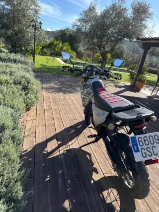 Kenrod Supermotard 125cc + Baúl 25L