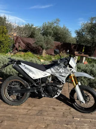 Kenrod Supermotard 125cc + Baúl 25L
