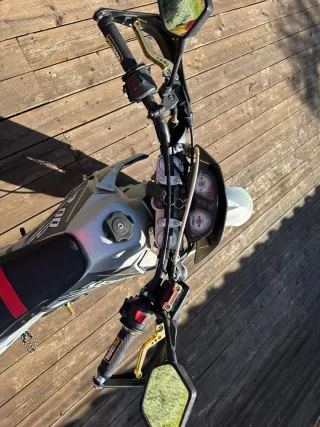 Kenrod Supermotard 125cc + Baúl 25L