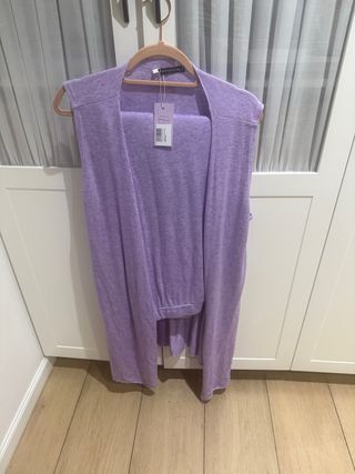 Conjunto pantalón y chaleco lila