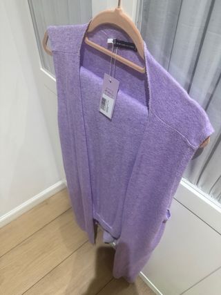 Conjunto pantalón y chaleco lila