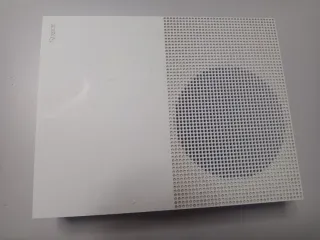 Xbox One S 500GB + 2 Controller